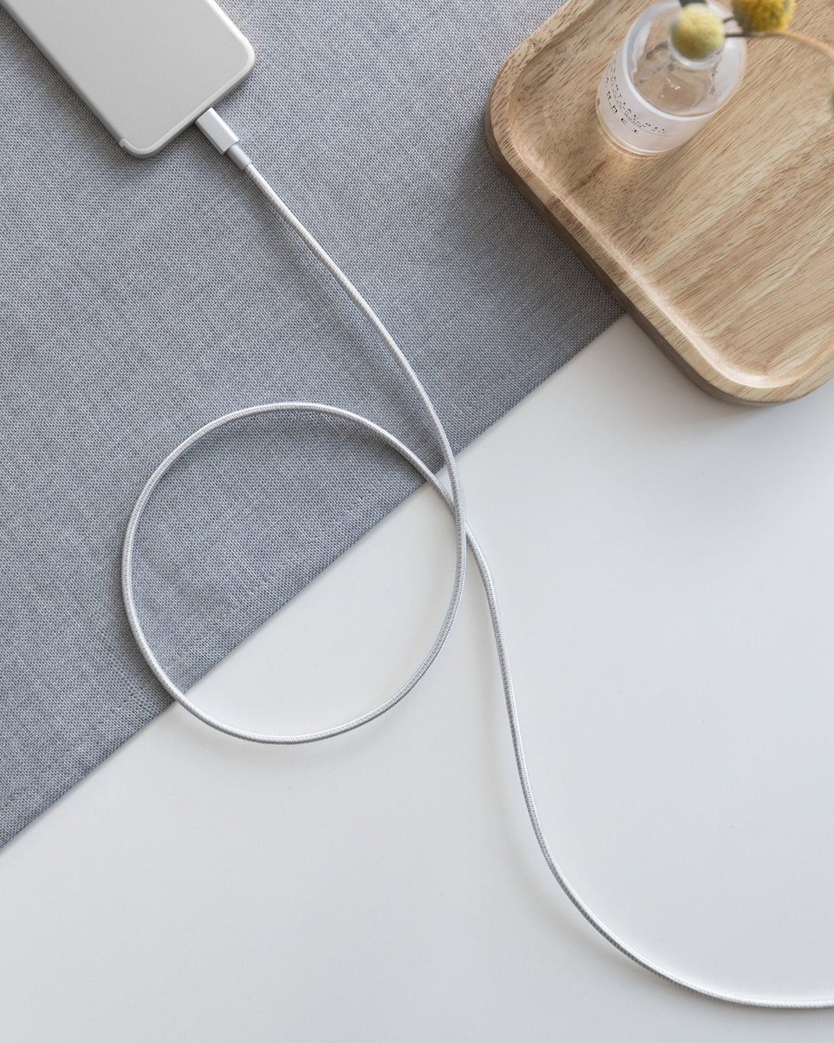 Anker <b>331</b> USB-C to Lightning Cable - The Coin Has A Say