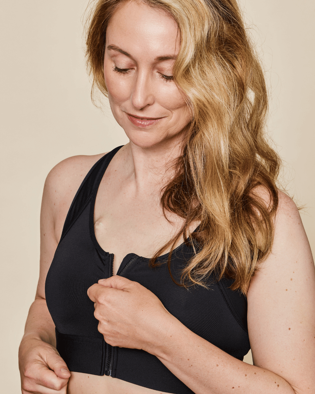 Hero Front‑Closure Sports Bra - Black - The Coin Has A Say