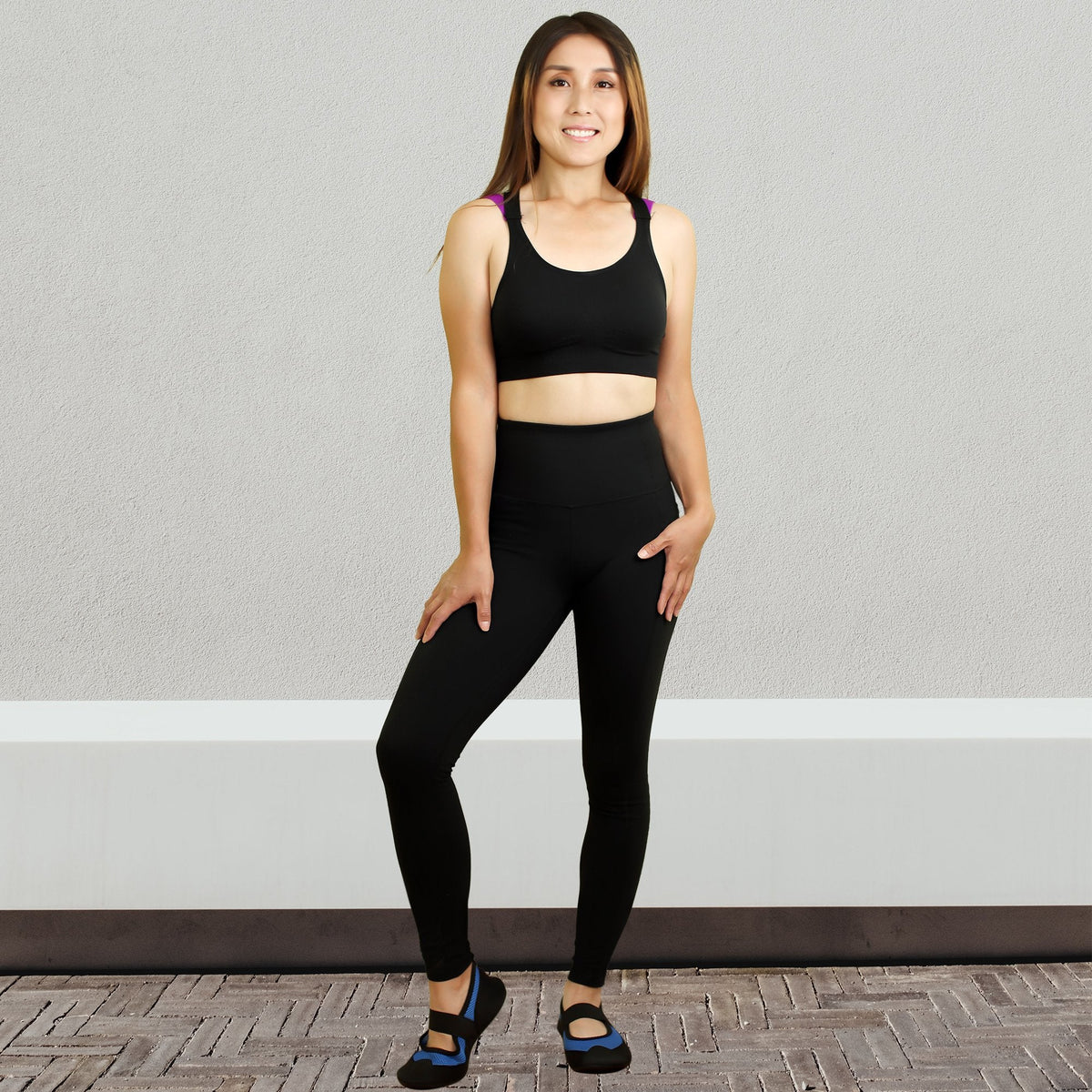 SOBEYO Sports Bra Padded Elastic Straps Cross Back Black - The Coin Has A Say