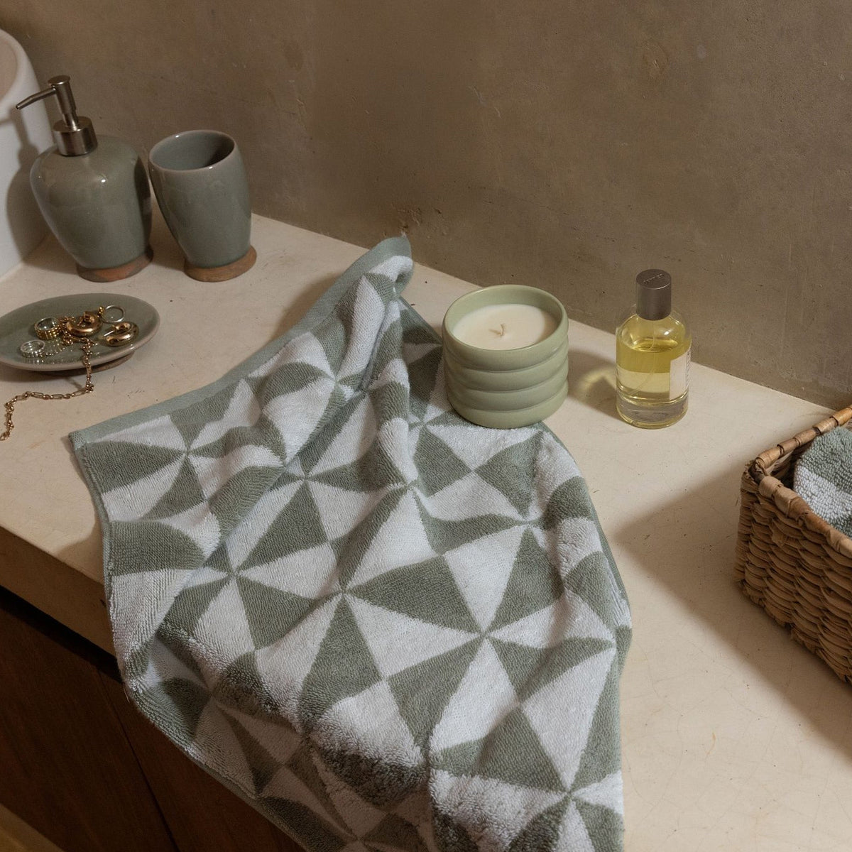 Umbra Australian Cotton Towels - The Coin Has A Say