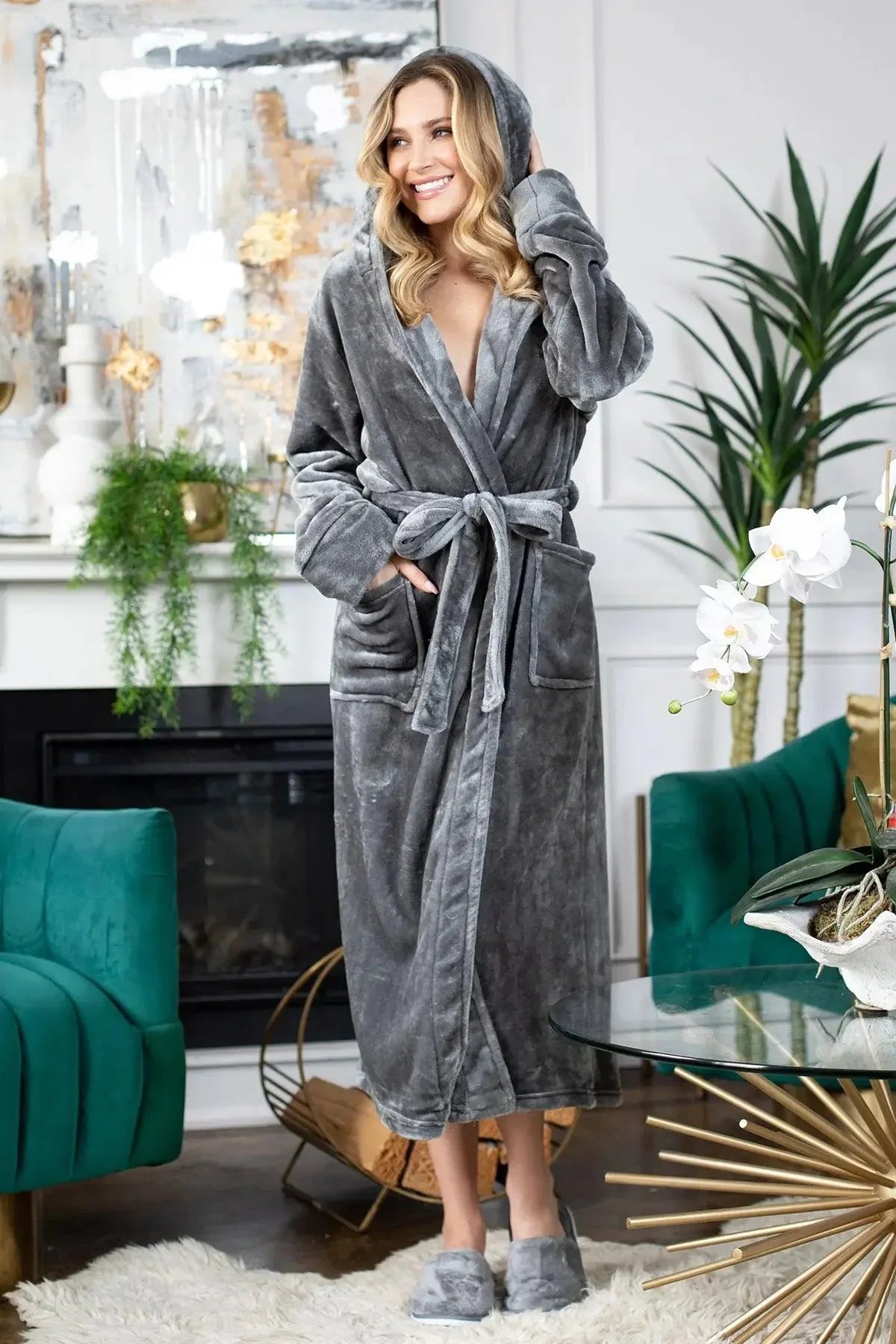 Women’s Plush Hooded Robe - Spa-Worthy Comfort at Home - The Coin Has A Say