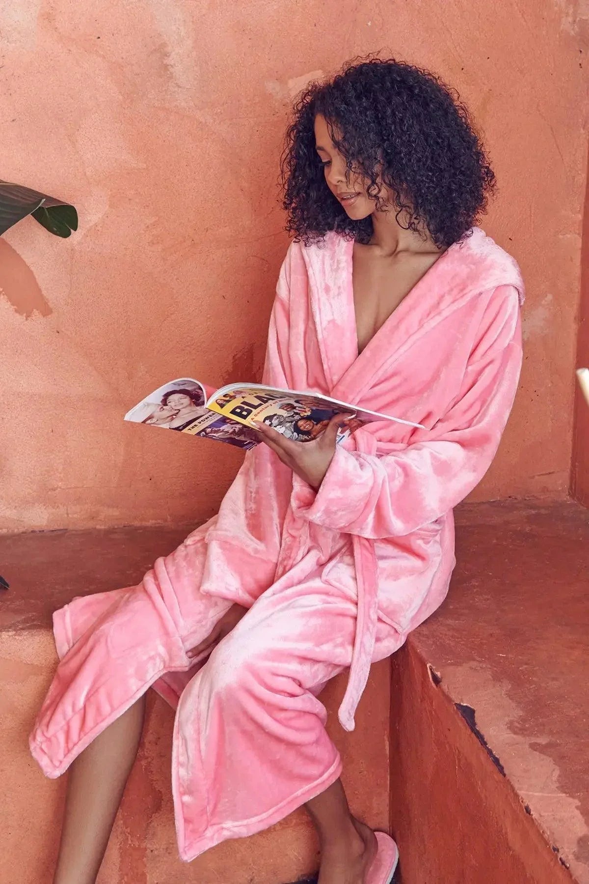 Women’s Plush Hooded Robe - Spa-Worthy Comfort at Home - The Coin Has A Say