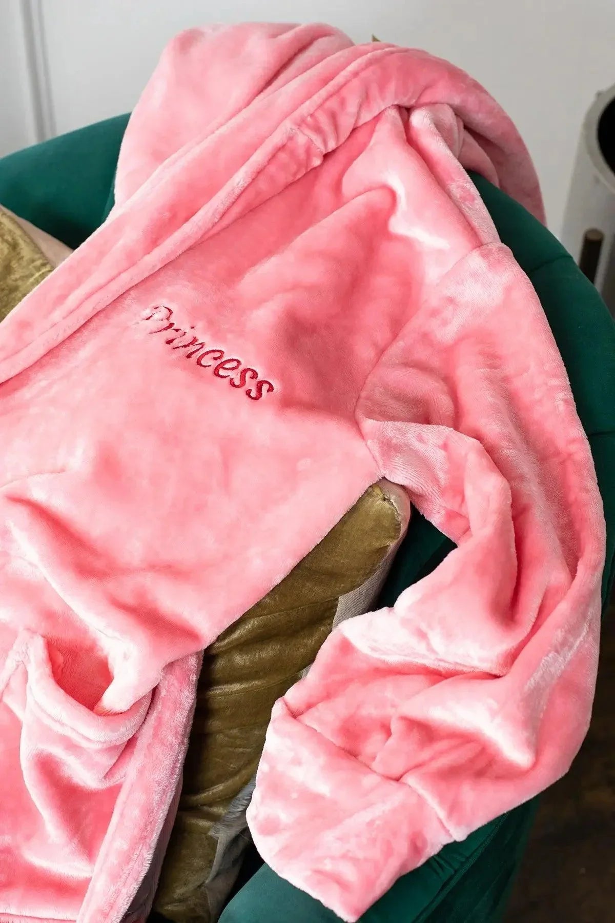 Women’s Plush Hooded Robe - Spa-Worthy Comfort at Home - The Coin Has A Say